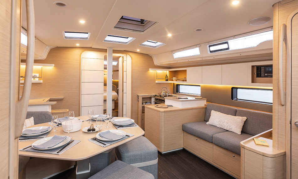 dufour-44-product-interior-saloon-spaces-1