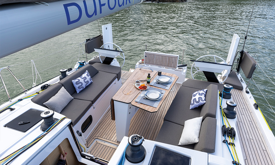 dufour-44-sailing-product-exterior-cockpit-1