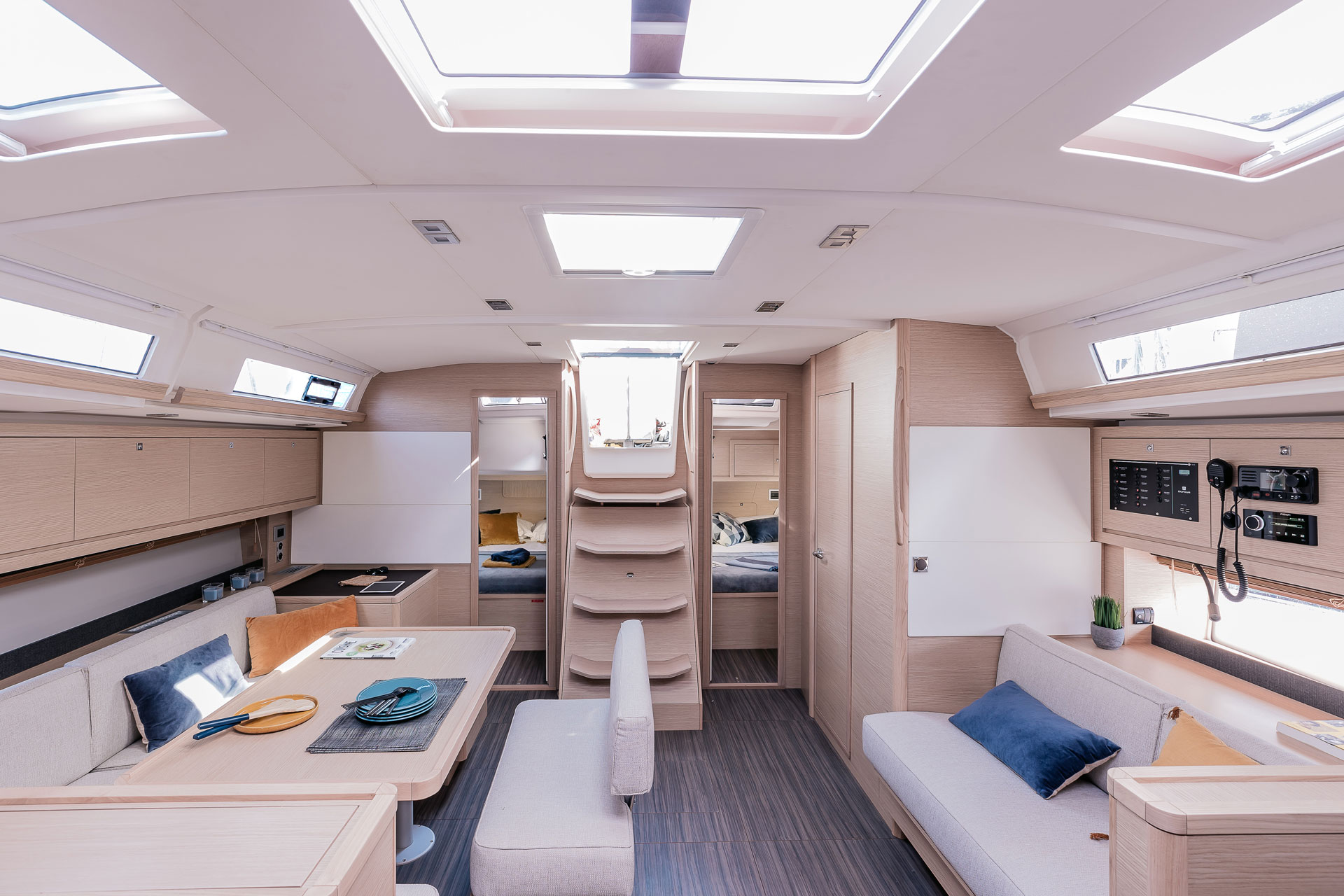 luxury-sailing-yachts-dufour-470-boat-photo-interior-6